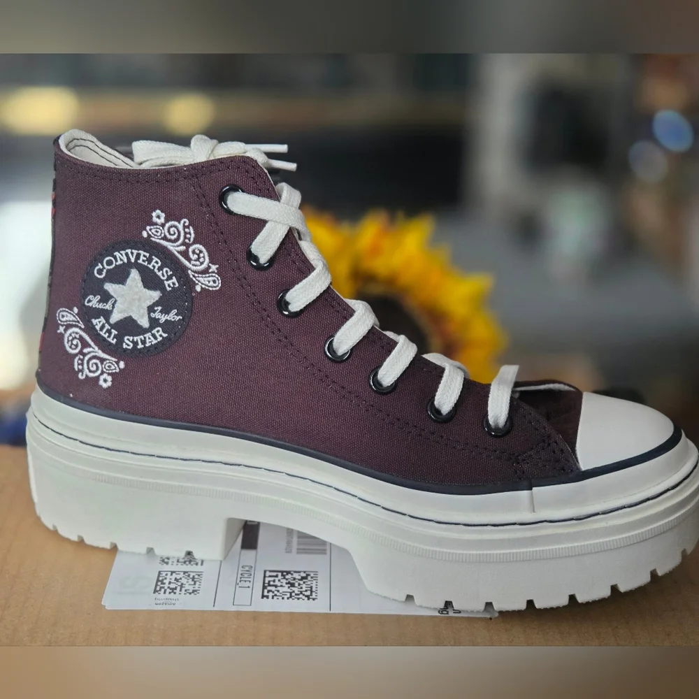 NIB Custom Chuck Taylor All Star Lugged Heel Platform
